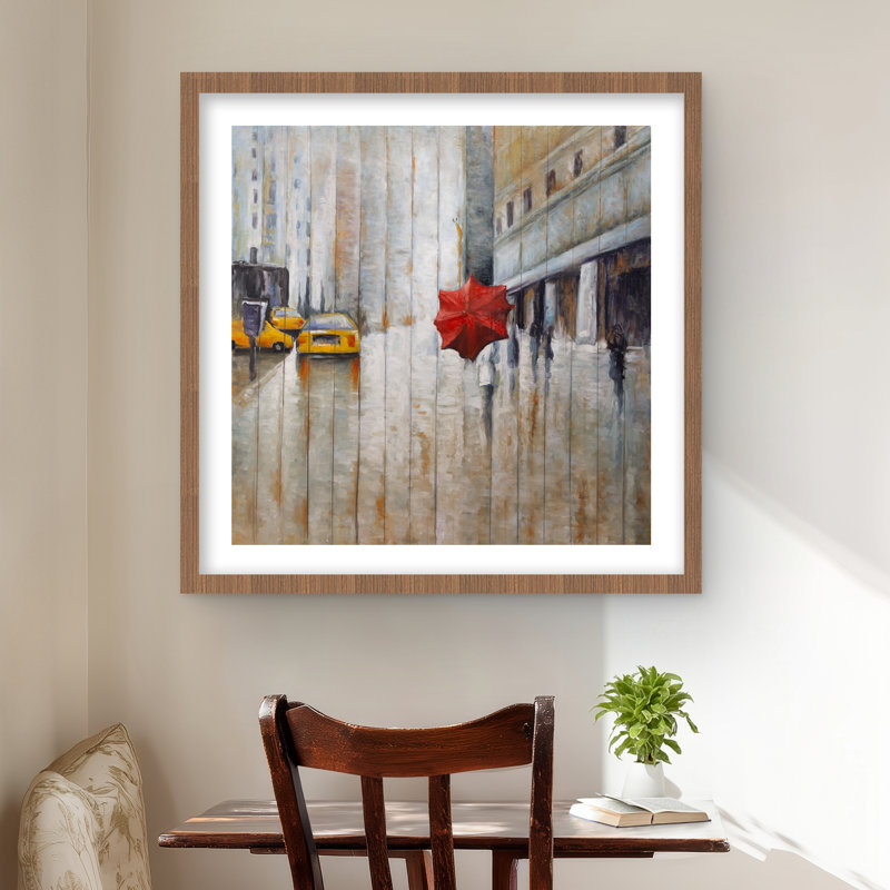 Parasol rouge dans la rue - Reproduction matte encadrée pour la décoration, H 24 po x l 24 po