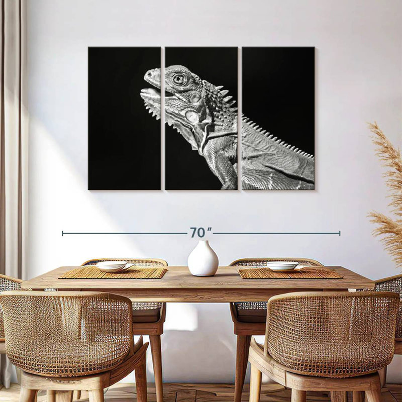 Iguane monochrome, H 36 po x l 57 po