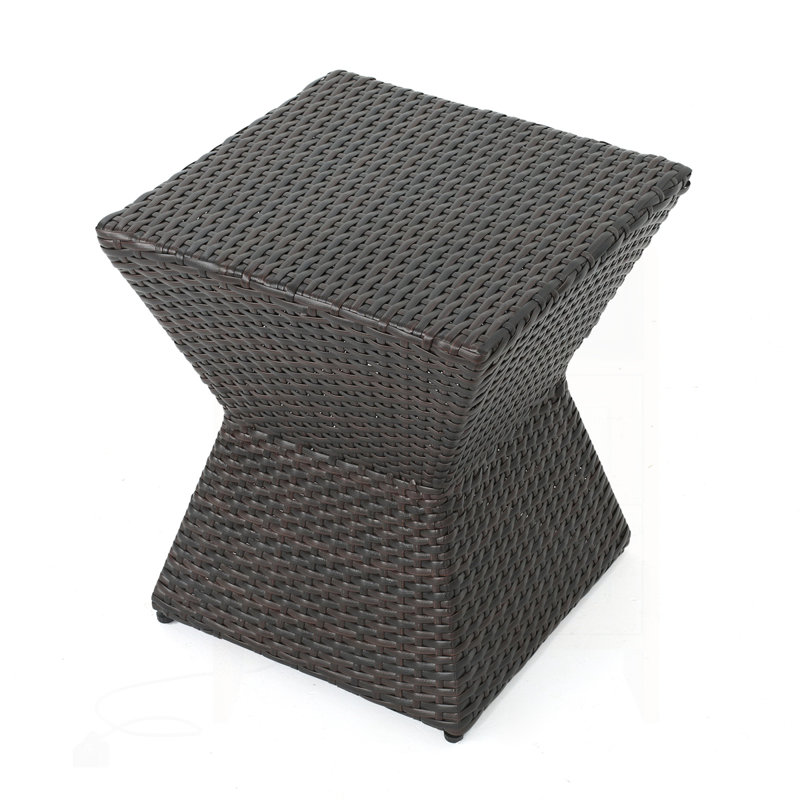 Table de bout d'extérieur en osier