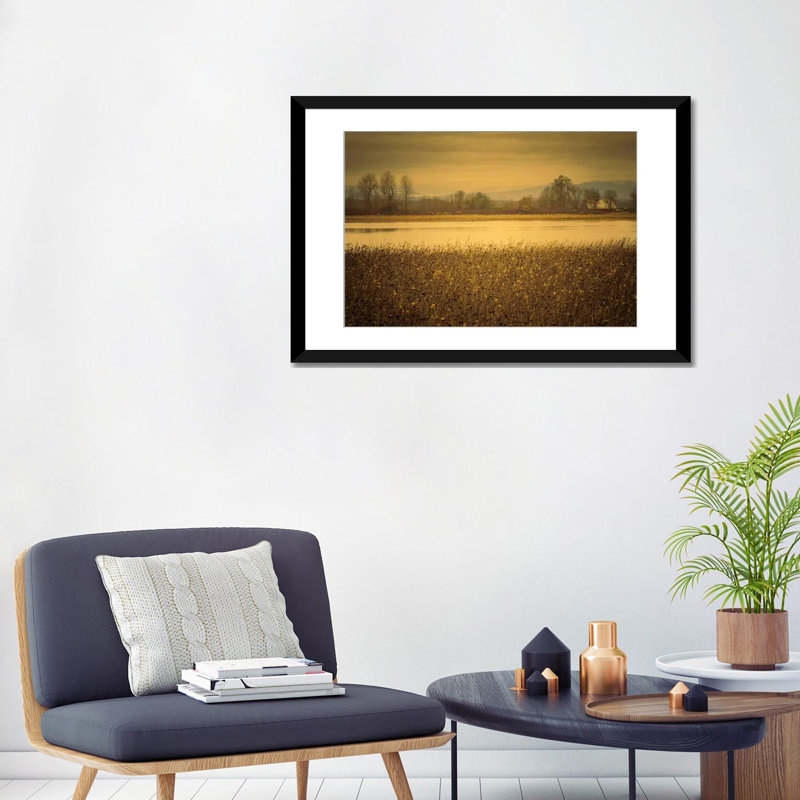 «Across the Field and Pond» par Don Schwartz, reproduction de photo sur toile tendue, H 24 po x l 32 po x P 1 po, Blanc