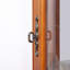 Vitrine lumineuse vitrée avec portes et tablettes en verre trempé, armoire de coin avec ampoule, décoration de rangement en coin pour le salon et la chambre à coucher-949164751