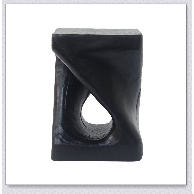 Table d'appoint Twist Shape, texture semblable au bois, couleur noire
