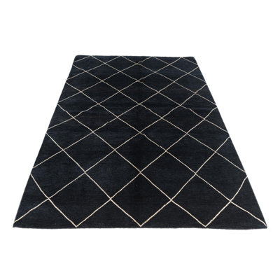 Oavia Black Rug