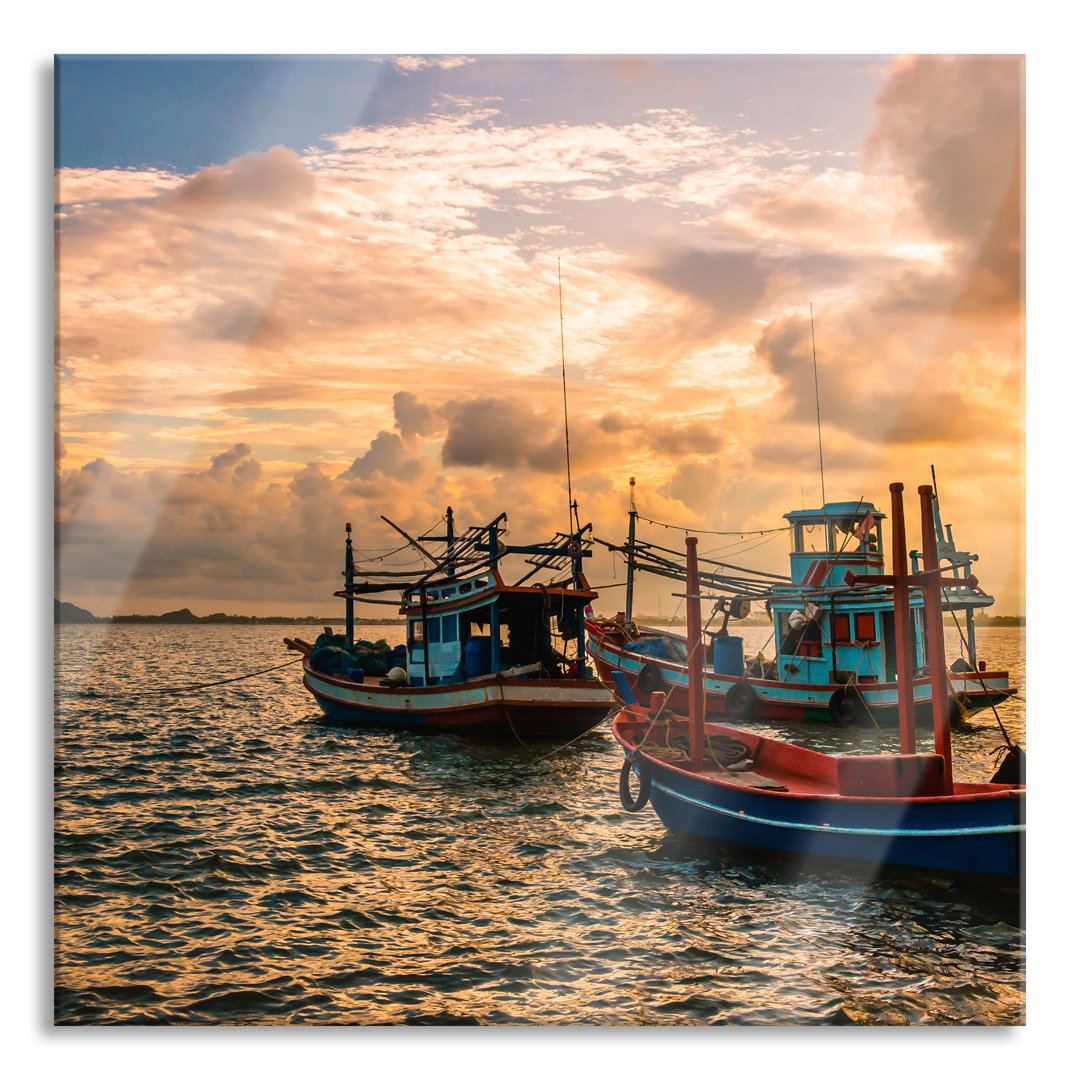 Glasbild Thailändische Fischerboote im Meer