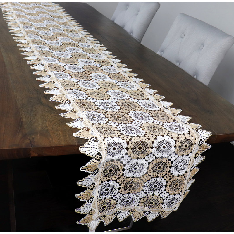 Chemin de table Damoni, 90 po x 16 po
