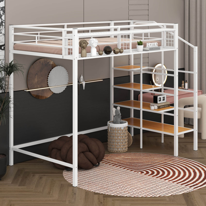 Lit mezzanine simple avec escalier et rangement, structure de lit mezzanine en métal avec tablette de rangement supérieure et escalier de rangement latéral