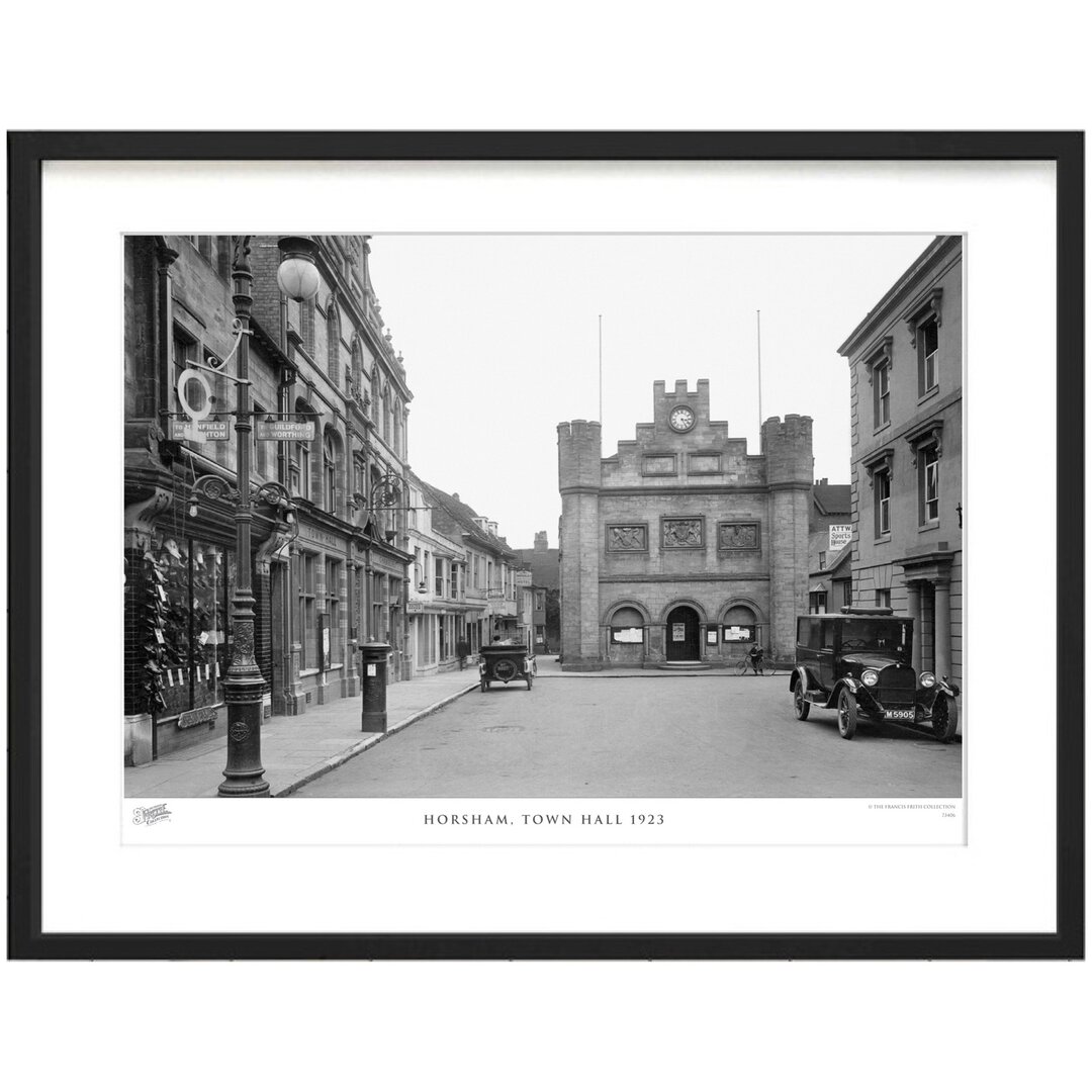 Gerahmter Fotodruck Horsham, Town Hall 1923 von Francis Frith