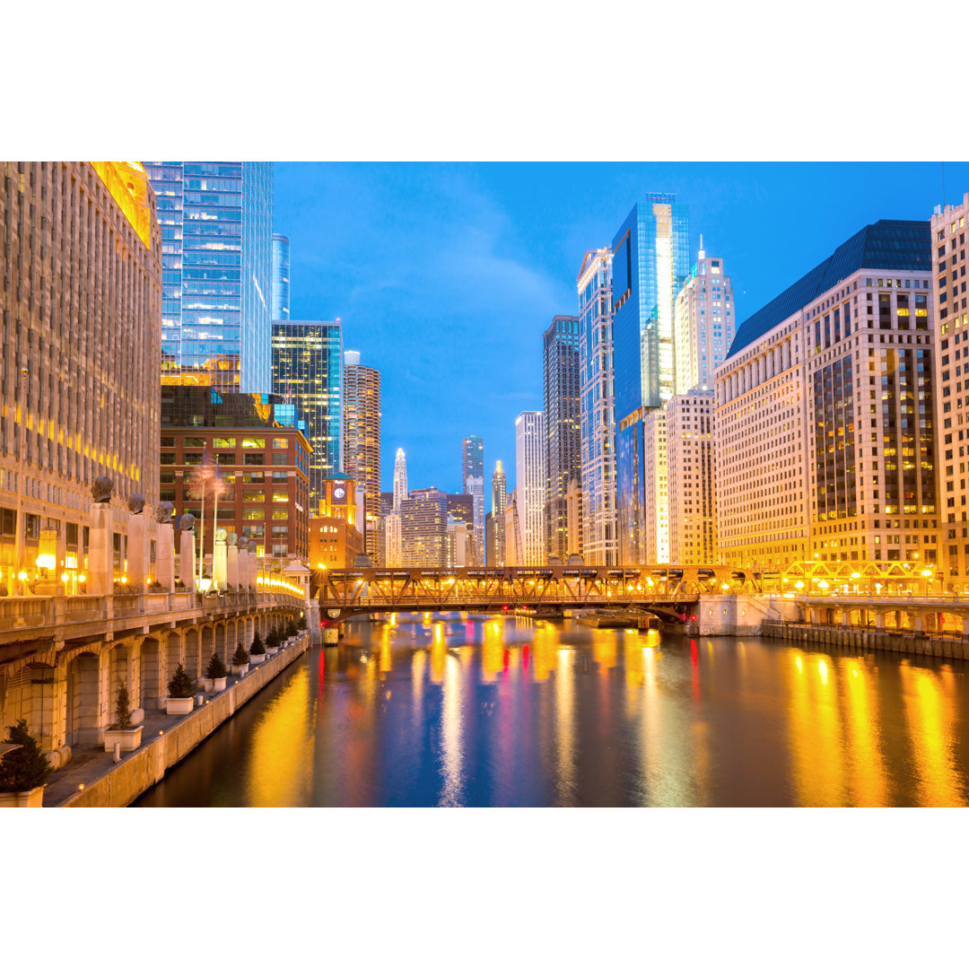 Chicago Downtown von Vichie - Foto ohne Rahmen auf Leinwand