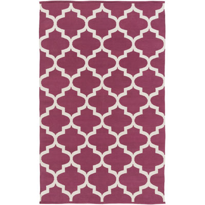 Tapis géométrique en coton tissé à plat à la main couleur framboise / ivoire Chee