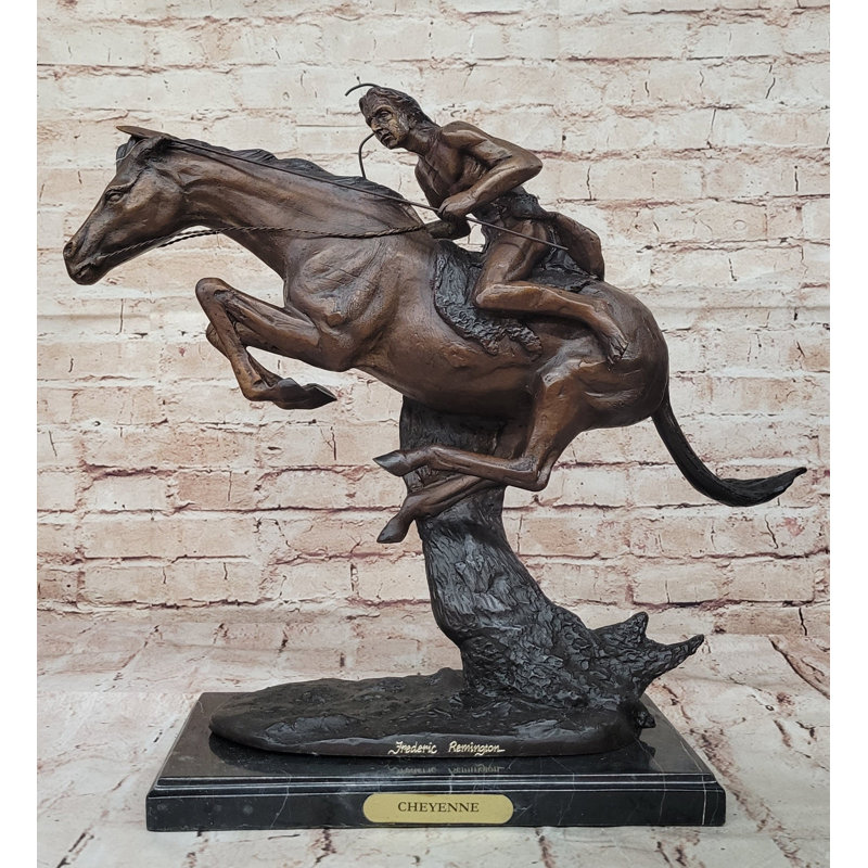 Figurines et sculptures Dolan