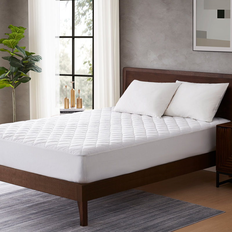 Eddie Bauer Luxury Medium Plush Mattress Pad - Hypoallergenic, Deep Pocket Design - 400 TC - Assembled In The USA, Twin XL