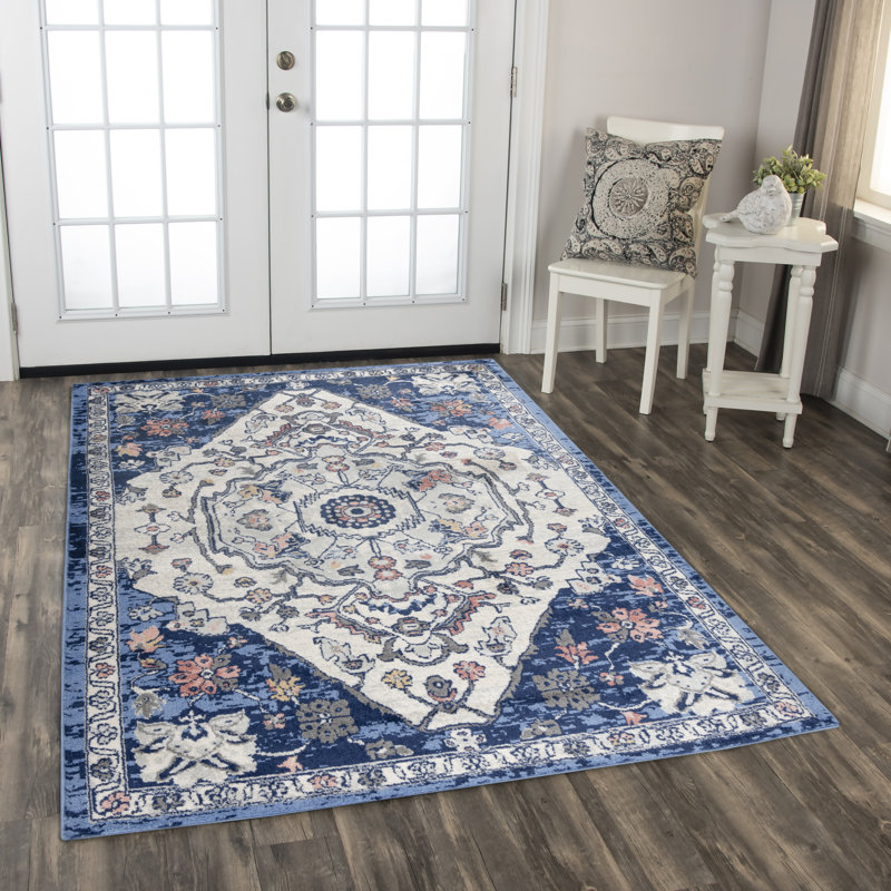 Tapis géométrique bleu / blanc en polypropylène tissé à la machine, Tapis de couloir 2 pi 6 po x 7 pi 3 po
