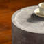Table d'appoint d'angle moderne en faux béton