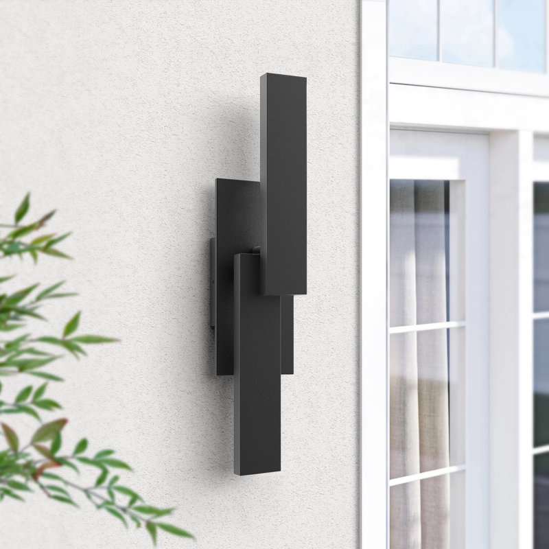 Applique murale d'extérieur à DEL 26 po en aluminium noir à intensité variable, Noir mat, 26" H x 5.5" W x 3.5" D
