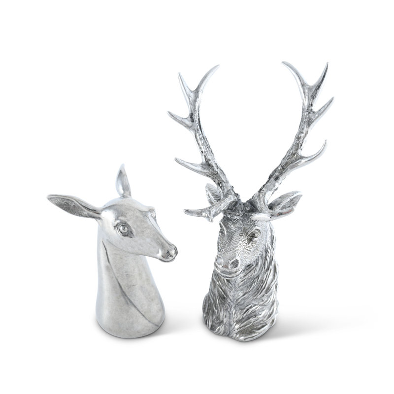 Lodge Salt And Pepper Shaker Set