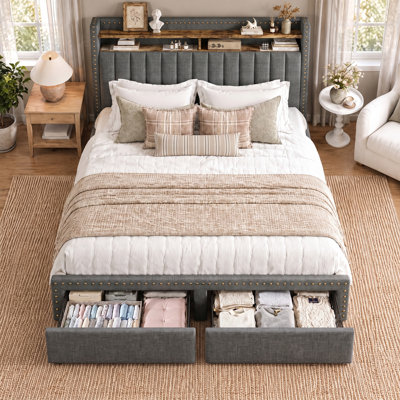 Cadre de lit Francille Queen Size capitonné avec décor de rivets, 2 tiroirs sous le lit, tête de lit à 2 niveaux avec poches latérales, sommier non requis