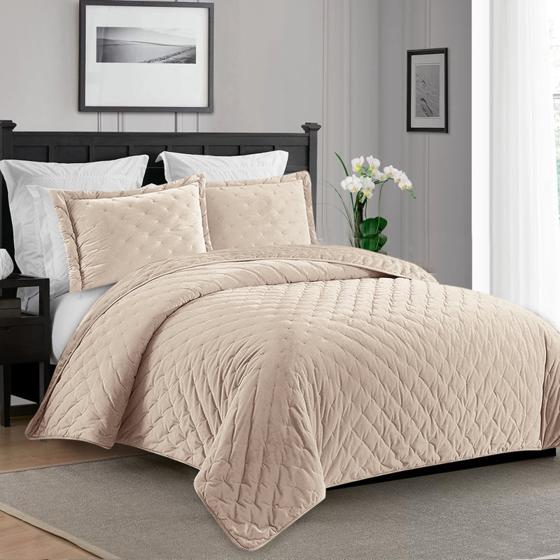 Luxury Crushed Velvet Bedspread, Beige, W220 x L240cm