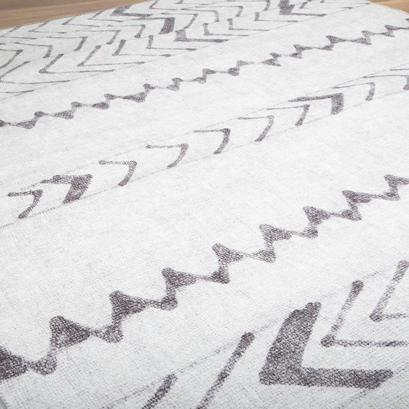 Tapis 100% polyester de qualité supérieure, 6,9 x 10,2 pi | 1850 g / m², hauteur de poils de 0,2 po | Polyester recyclé dessous | Lavable à la machine à 30 ° C | Conception douce, durable et écologique pour les espaces de vie modernes