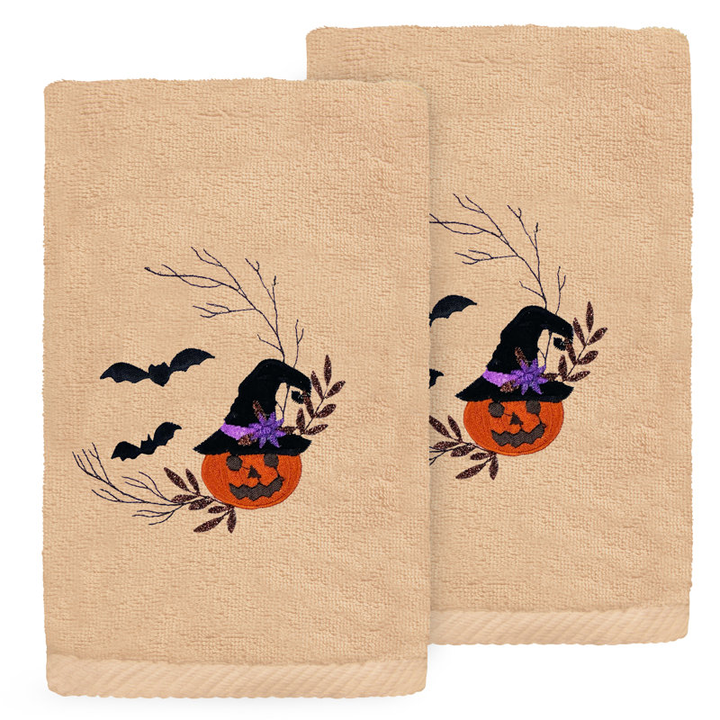 The Holiday Aisle® PUMPKIN HEAD - Ensemble de 2 essuie-mains brodés de luxe 100% coton turc, Sable