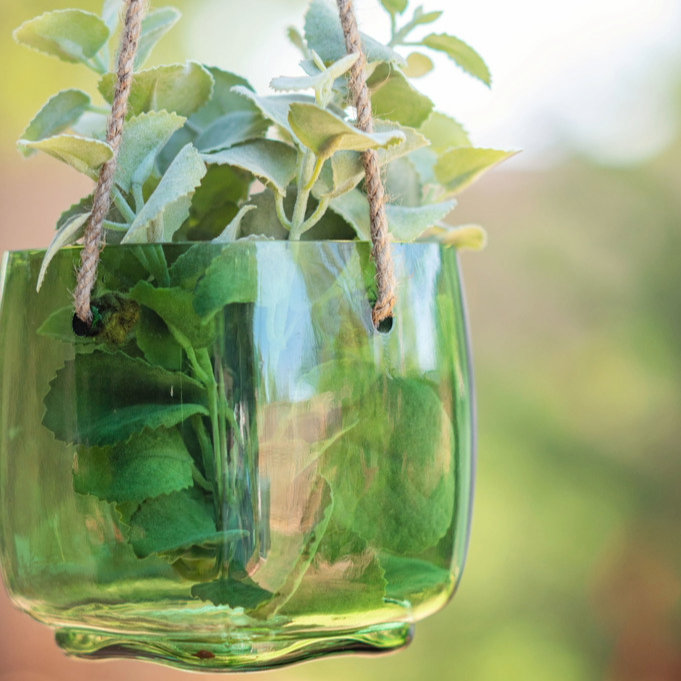 Vase suspendu en verre émeraude (F23)