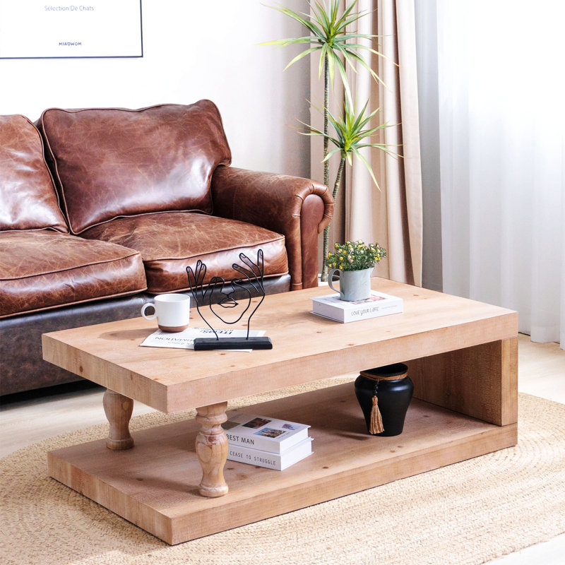 Charmante table basse rustique avec tablette pour un salon élégant
