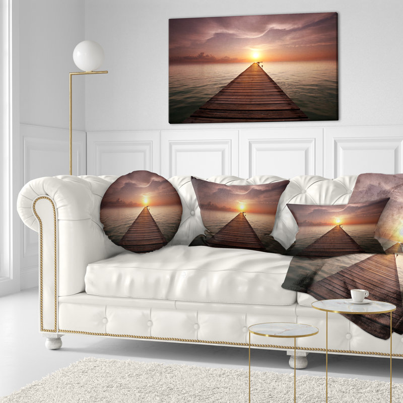 Coussin imprimé Seashore Boardwalk in the Sun - Pier & Bridge, 18 po x 18 po, Coussin décoratif