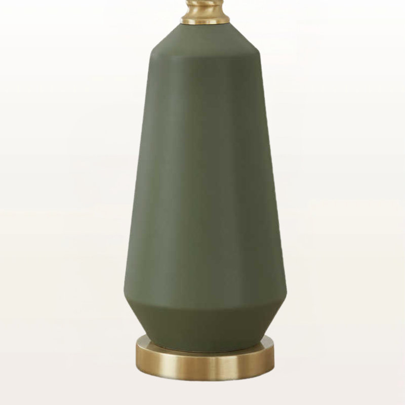 Lampe de table en céramique et ivoire / abat-jour vert Randolph, H 25,78 po x l 14,8 po x P 14,72 po