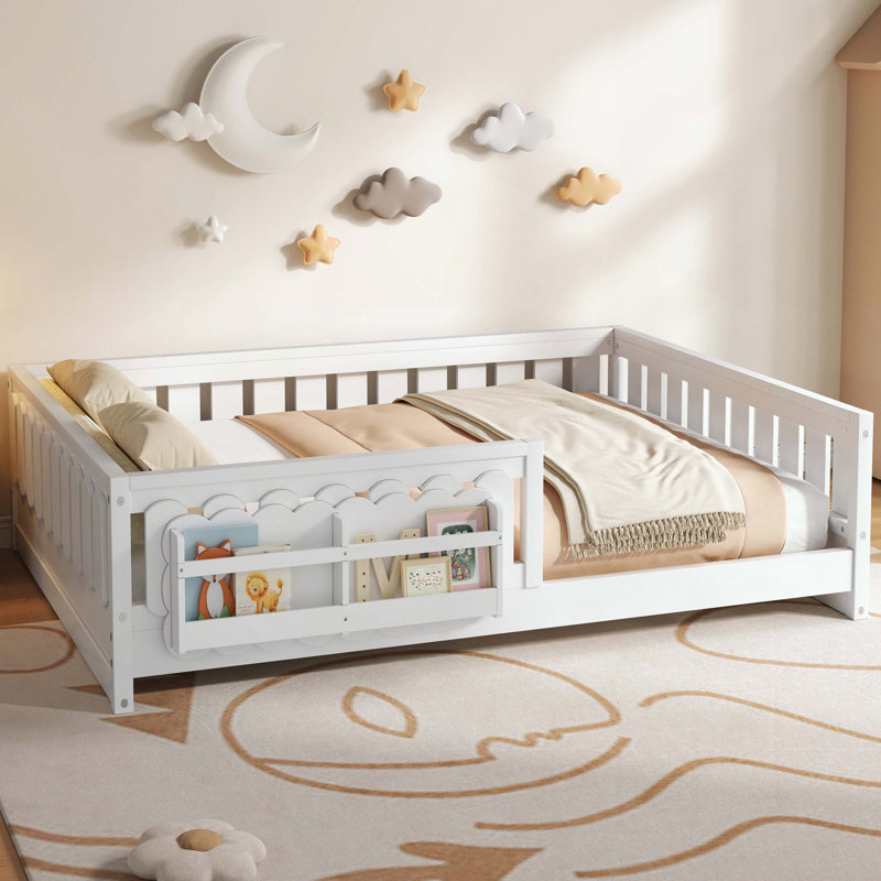 Lit plateforme double en bois avec garde-corps et tablettes de rangement, Full / Double, White, Shelves