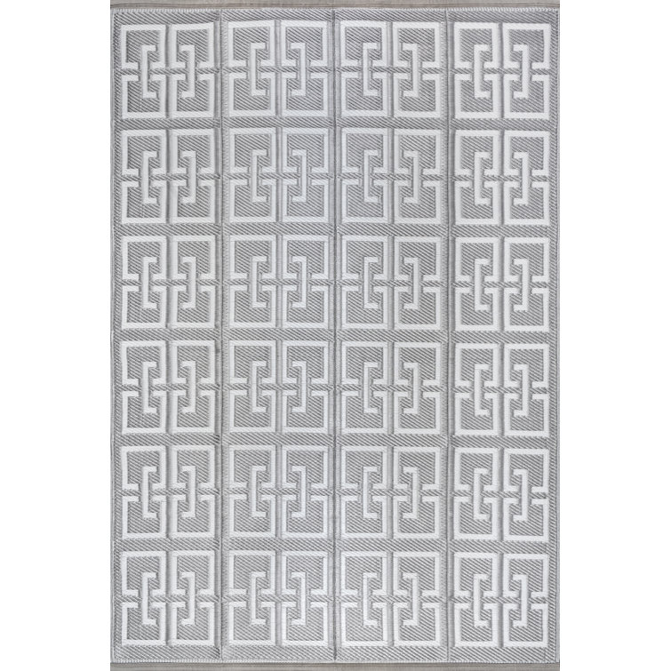 https://assets.wfcdn.com/im/21954677/resize-h755-w755%5Ecompr-r85/2085/208551652/Davidsville+Plastic+Indoor%2FOutdoor+Rug.jpg