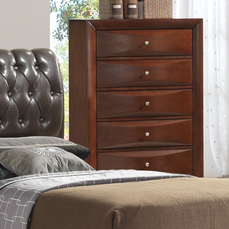 Champetre 32'' W 5 - Drawer Dresser, Cherry