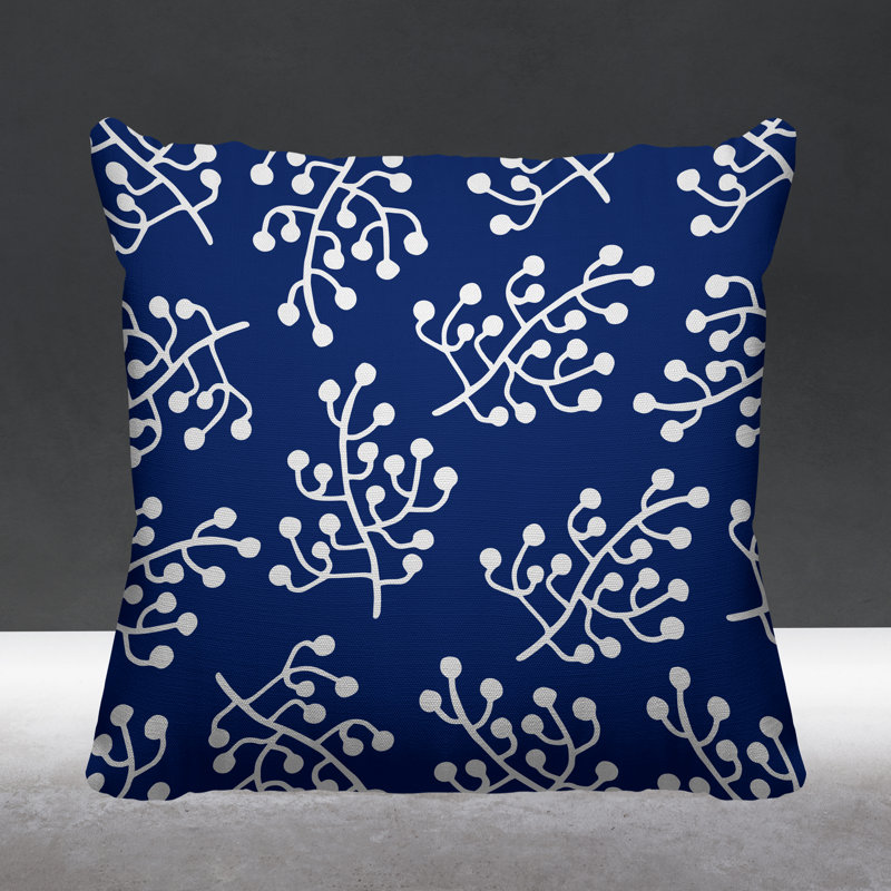 Coussin intérieur / extérieur Charis Wild Flower, 19 po x 19 po, Bleu marine, Carré