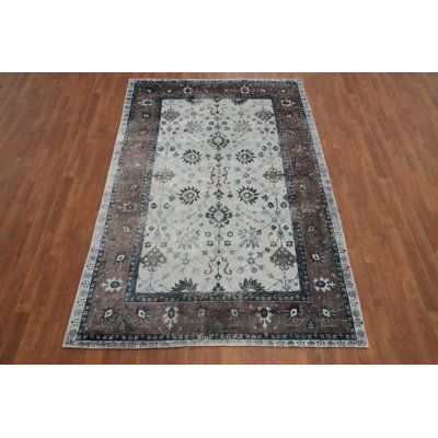 Tapis de style oriental fabriqué à la main Timeless Beauty 5 x 8 po
