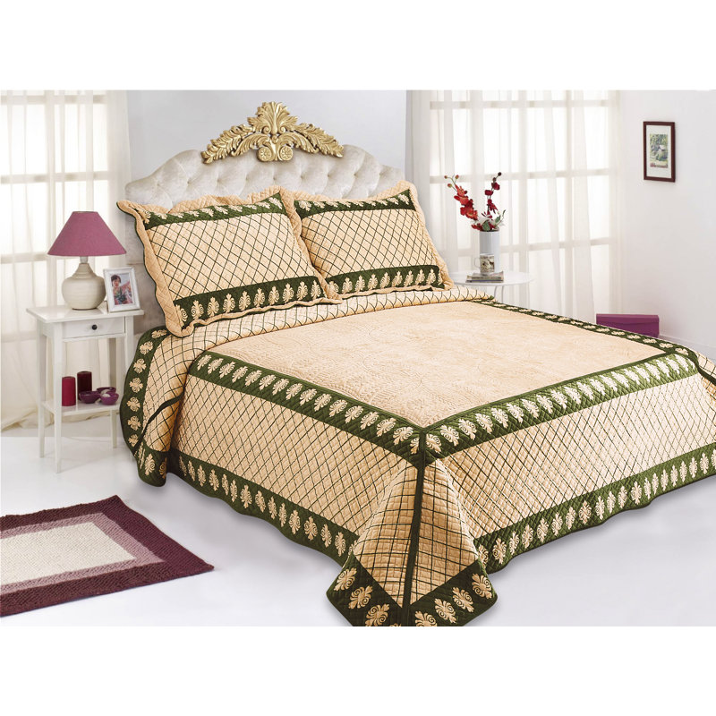 Madrid Polyester Geometric Shapes Quilt, King Quilt + 2 Shams, Green