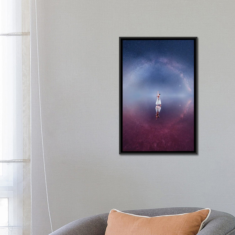 «Milky Way in juillet» par Hobopeeba - reproduction d'art, Toile avec cadre noir, Pas de tapis, H 26 po x l 18 po x 1,5 po