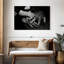 Famille Leisha se tenant la main-108735376
