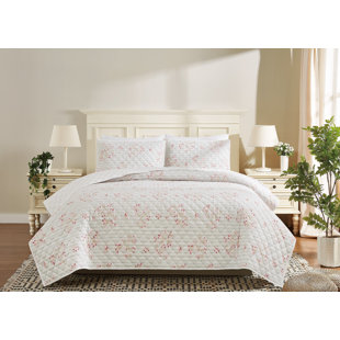 Cottage Classics Emma Floral Quilt Set