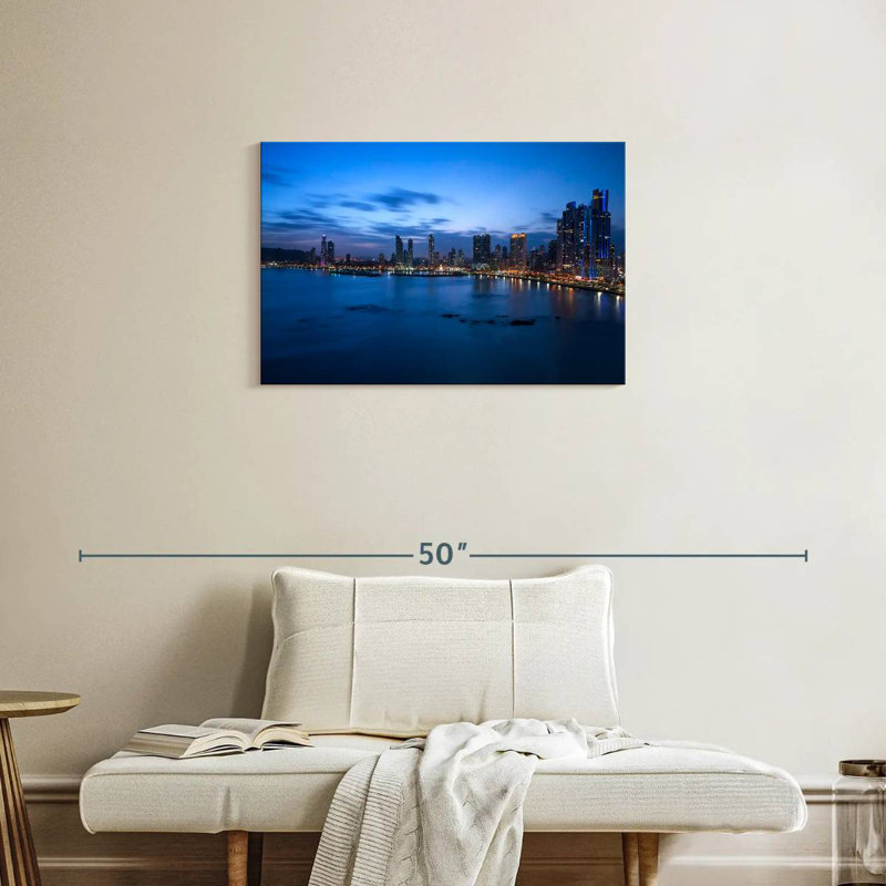 Hannes Panama, 20" H x 30" W