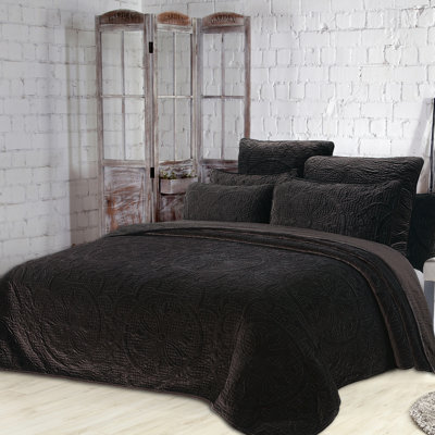 Estate Farmhouse / Country Velvet Quilt
