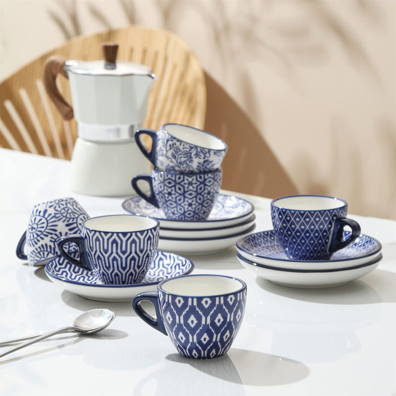 Tasse à café en céramique / porcelaine