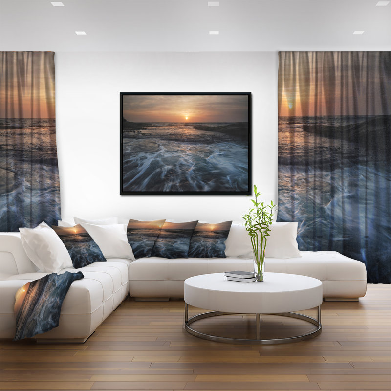 «Dark Seashore with Rush Waves», reproduction de photo sur toile tendue encadrée, H 12 po x l 20 po x P 1 po