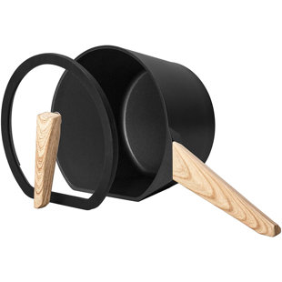 7 Quarts Non-Stick Aluminum Saucepan