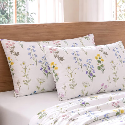 Floral Pillowcases King Size Set of 2, White Meadow Wildflower Pillow Covers, Soft Breathable 100% Cotton Pillow Cases with Envelope Closure, Cottage Style