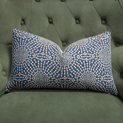 Coussin décoratif bleu marine Thomas Collection® 12 po x 20 po