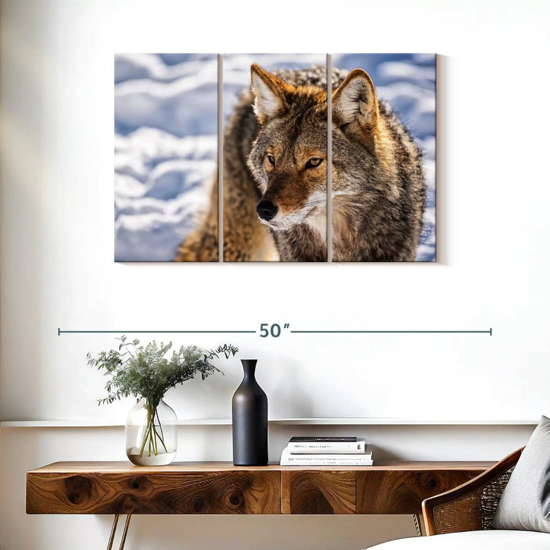 Brampt Hunting Wolf, 24" H x 38" W