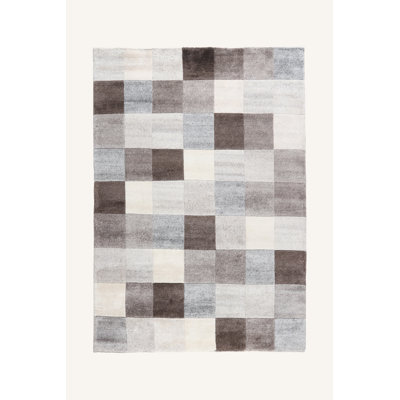 Kusai Chequered Hand Knotted Area Rug
