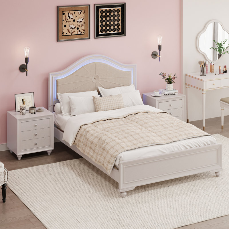 Ensemble de chambre à coucher 3 pièces, lit en bois avec tête de lit tapissier cachée à DEL et 2 tables de chevet, gris crème