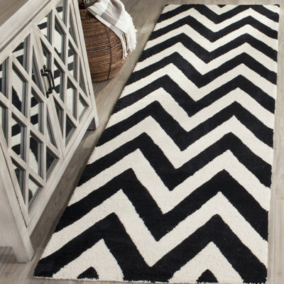 Nero Chevron Wool Area Rug