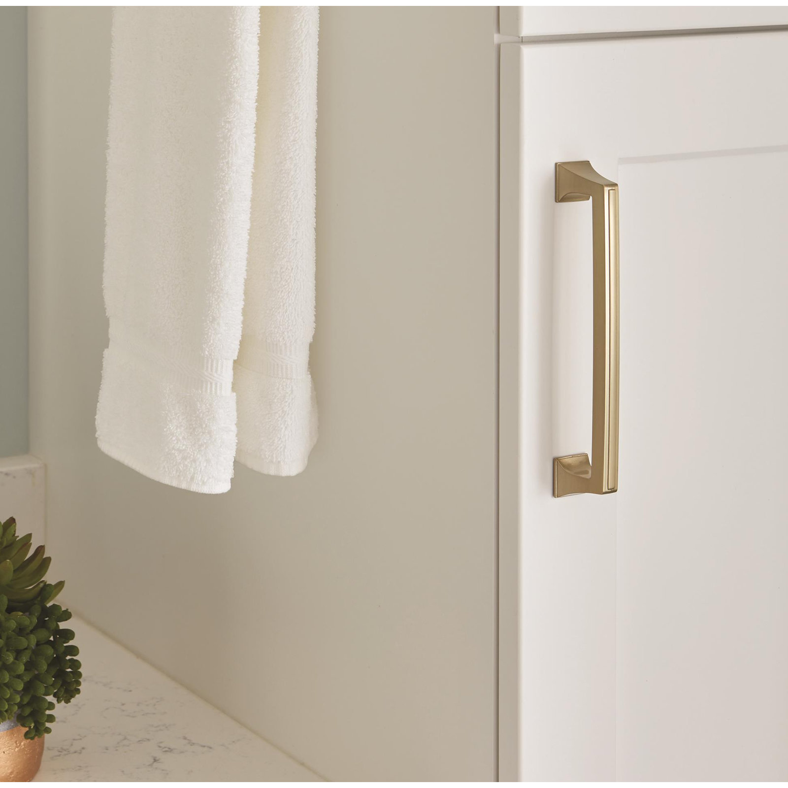 Mulholland Bar Cabinet Pull, Golden Champagne, 5.0625"