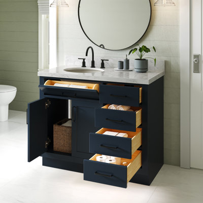 Meuble-lavabo simple en bois massif Tidworth de 42 po avec plateau en marbre de Carrare de 1,5 po