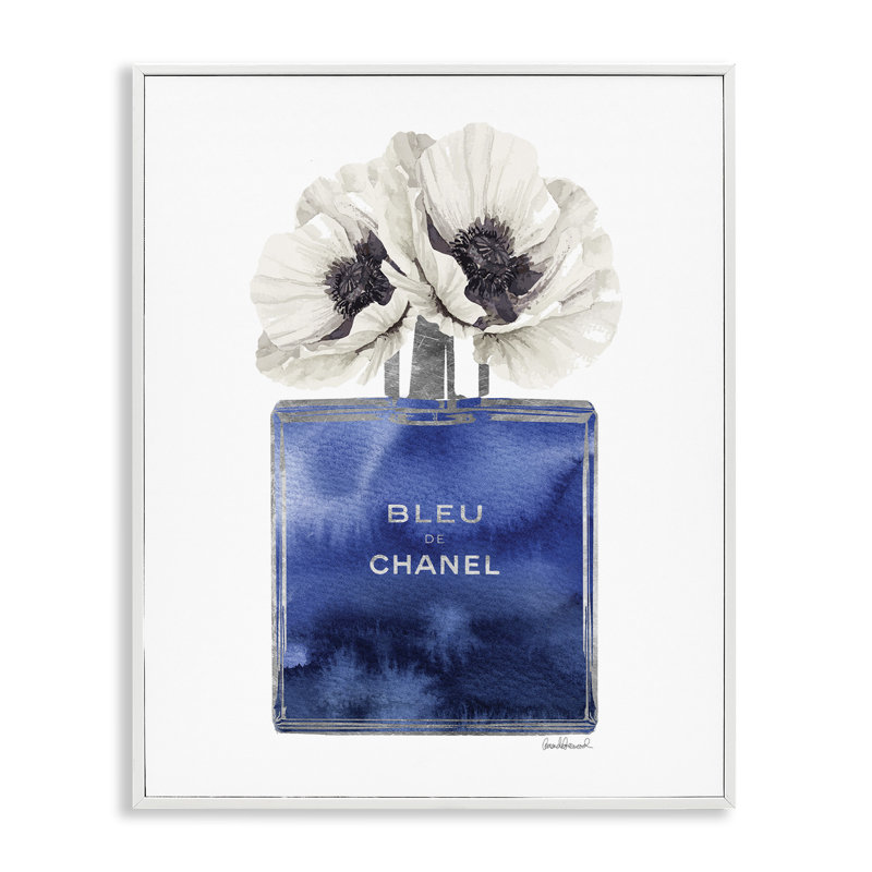 «Blue Watercolor Floral Perfume», art de la giclée encadrée par Amanda Greenwood, H 14 po x l 11 po